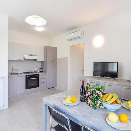 Stunning In With 1 Bedrooms