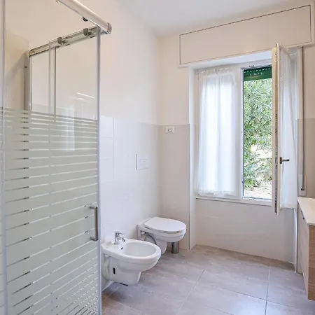 Appartement Stunning In With 1 Bedrooms